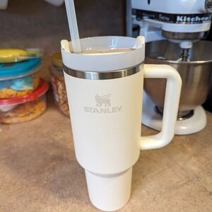Stanley 40 oz tumbler